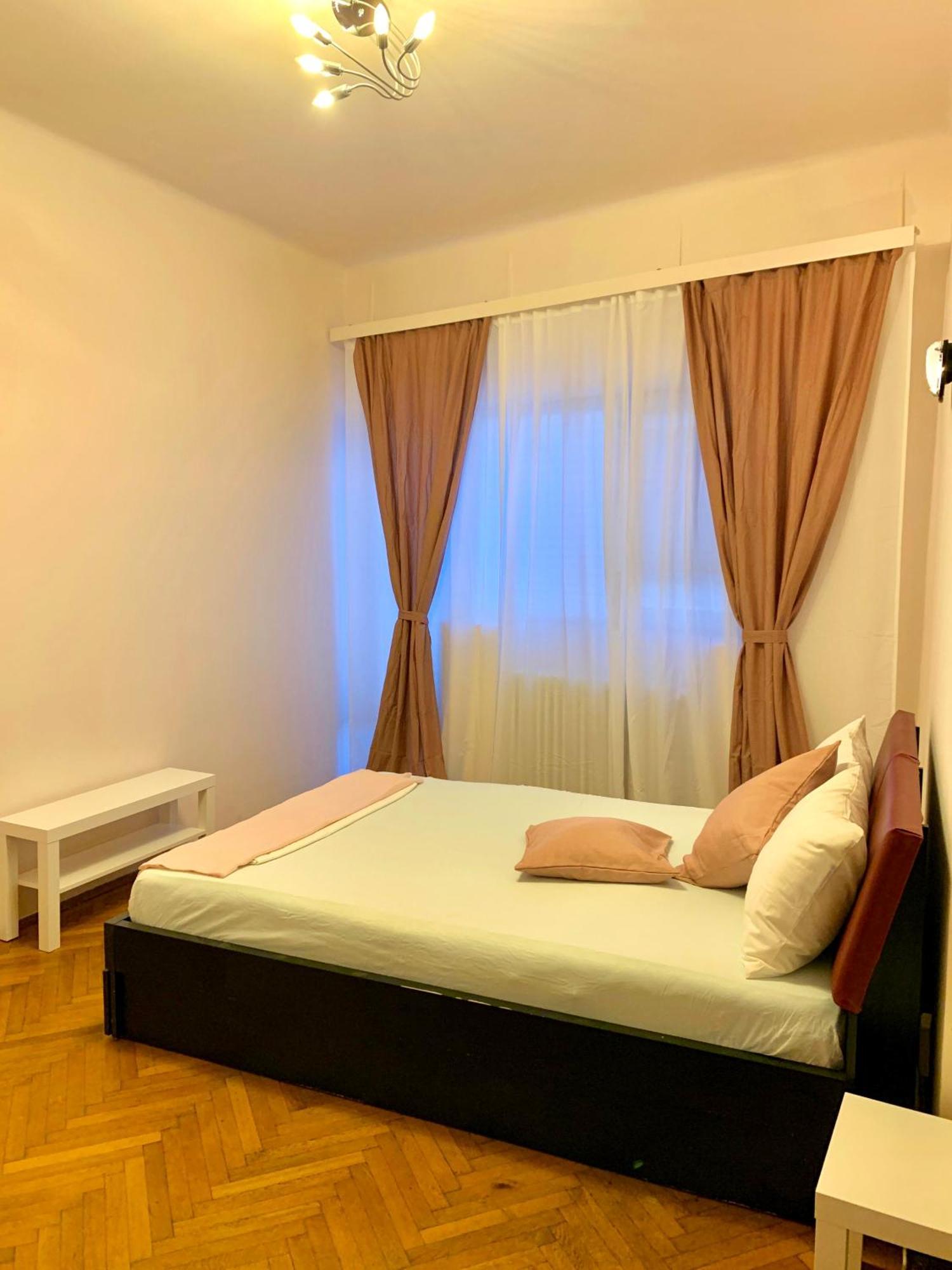 Downtown Unirii Square Private Economy Rooms With Shared Amenities Bucureşti Cameră foto